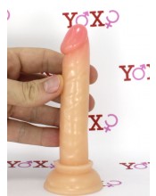 Pružné a flexibilní realistické dildo s přísavkou 14 x 2,5 cm.